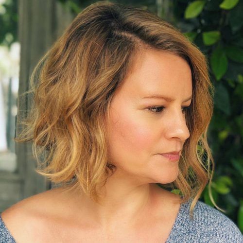 Sexy Tousled Wavy Bob For Brunettes (Photo 19 of 20)