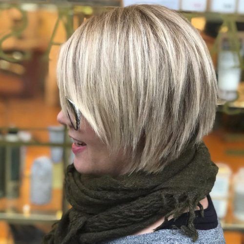 Short Razored Blonde Bob Haircuts With Gray Highlights (Photo 11 of 20)
