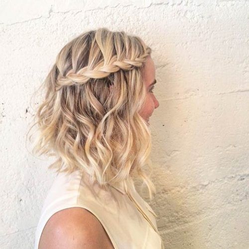 A-Line Blonde Wavy Lob Haircuts (Photo 7 of 20)