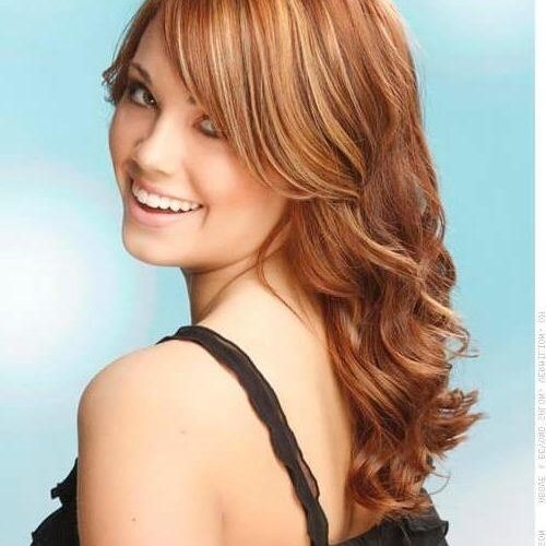 Wavy Short Hairstyles For Round Faces (Photo 20 of 20)