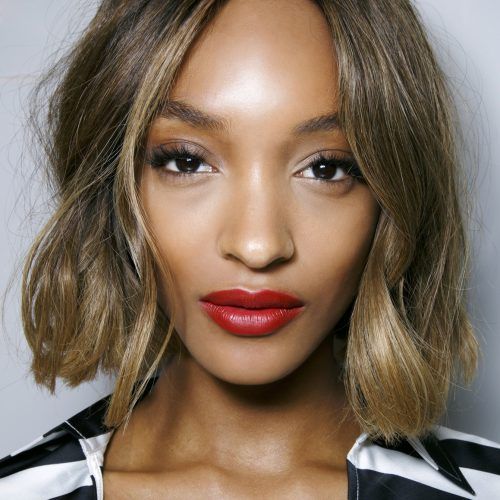 Blunt Wavy Bob Hairstyles With Center Part (Photo 8 of 20)