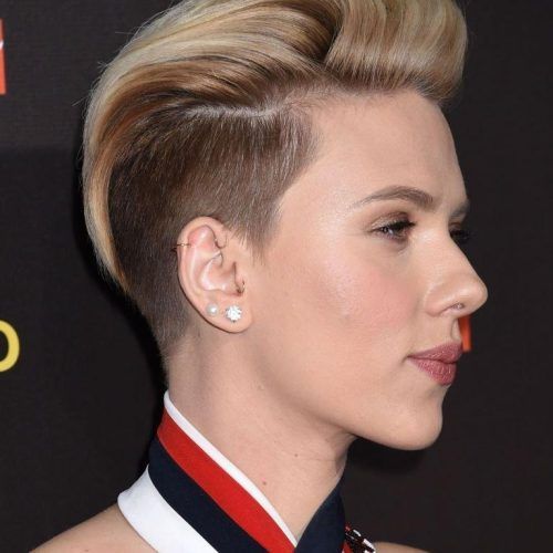 Scarlett Johansson Short Haircuts (Photo 15 of 20)