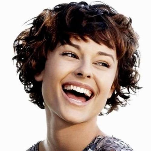 Short Haircuts For Wavy Hair And Round Faces (Photo 14 of 20)