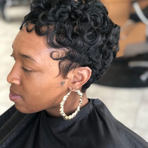 Medium Haircuts For Black Women With Oval Faces (Photo 19 of 20)