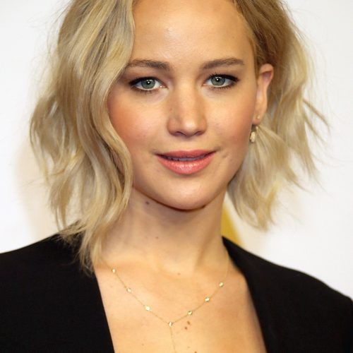 Simple Side-Parted Jaw-Length Bob Hairstyles (Photo 18 of 20)