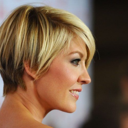 Deep Asymmetrical Short Hairstyles For Thick Hair (Photo 20 of 20)