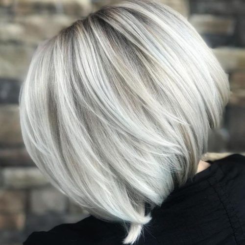 Piece-Y Golden Bob Hairstyles With Silver Highlights (Photo 4 of 20)
