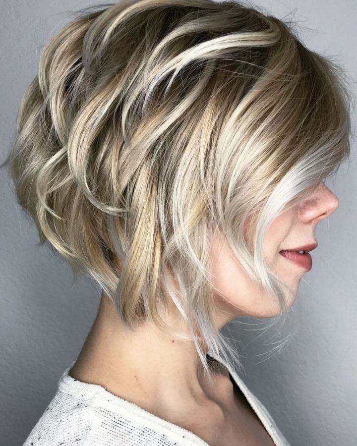 20 Inspirations Piece-y Golden Bob Hairstyles with Silver Highlights