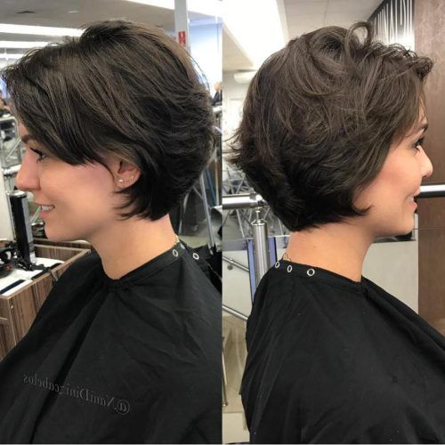 Short-To-Medium Feminine Layered Haircuts (Photo 4 of 20)