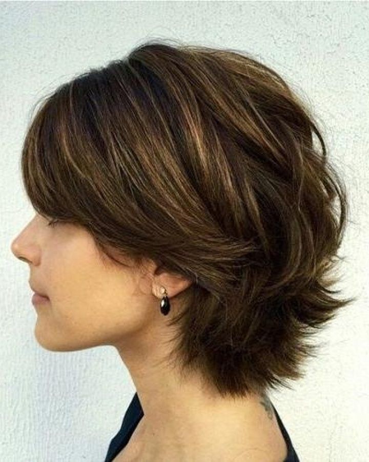 2024 Popular Short to Medium Haircuts for Thick Hair