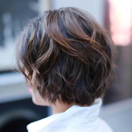 Short Wavy Haircuts With Messy Layers (Photo 8 of 20)