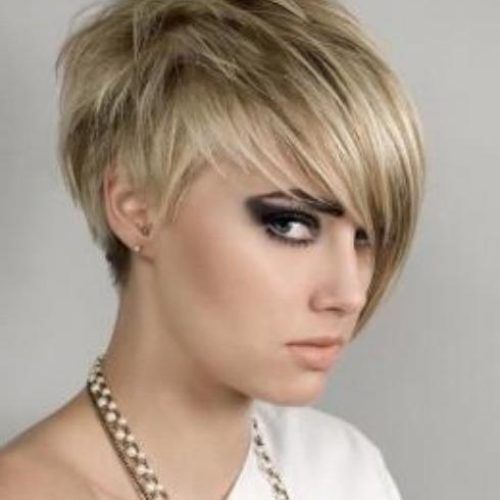 Short Hairstyles For Pointy Chins (Photo 18 of 20)