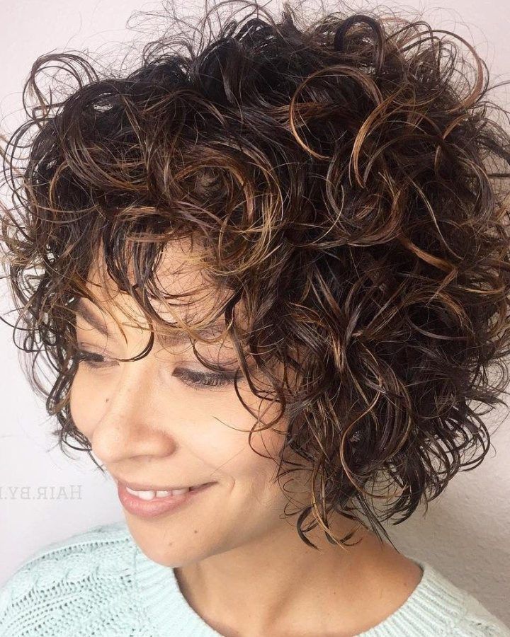 20 Best Short Bob Hairstyles with Whipped Curls and Babylights