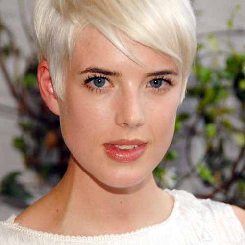 Bright And Beautiful Pixie Bob Hairstyles (Photo 10 of 20)