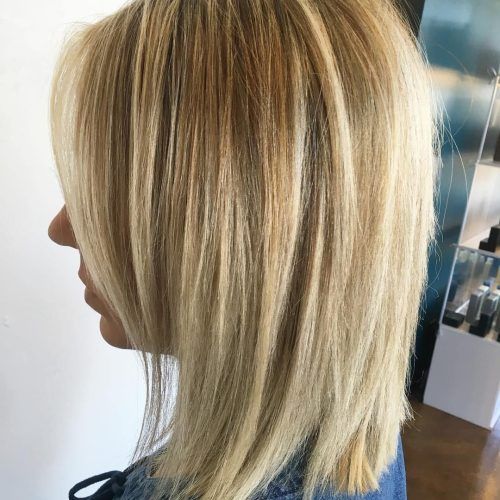 Blonde Bob Haircuts With Side Bangs (Photo 4 of 20)