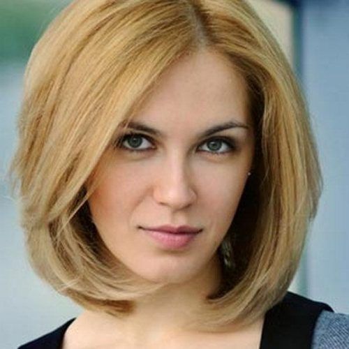 Short Haircuts For Round Face Women (Photo 10 of 15)