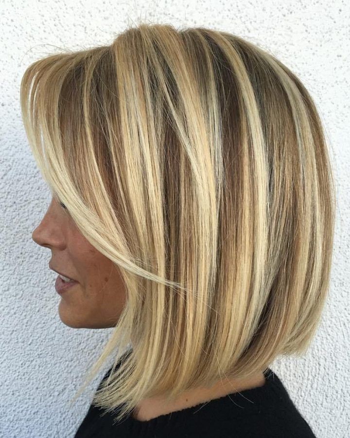 20 Photos Short Ash Blonde Bob Hairstyles with Feathered Bangs