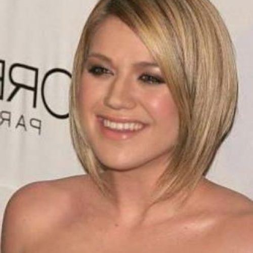 Kelly Clarkson Short Hairstyles (Photo 10 of 15)