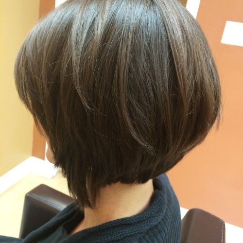 Classic Disconnected Bob Haircuts (Photo 1 of 20)