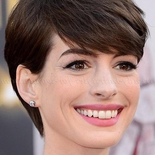 Anne Hathaway Short Haircuts (Photo 17 of 20)
