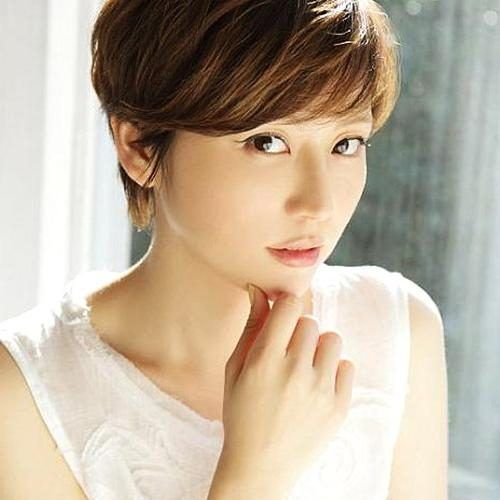 Short Hairstyles For Asian Round Face (Photo 14 of 20)