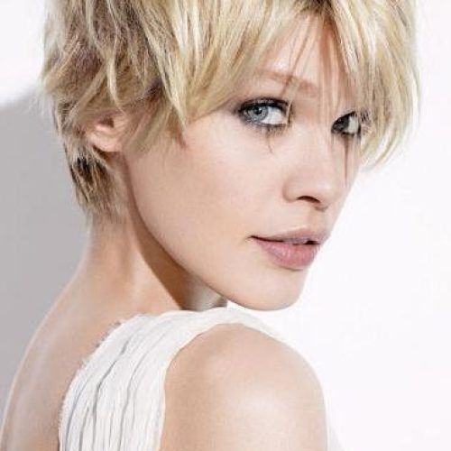 Short Haircuts For Women In 20S (Photo 15 of 20)