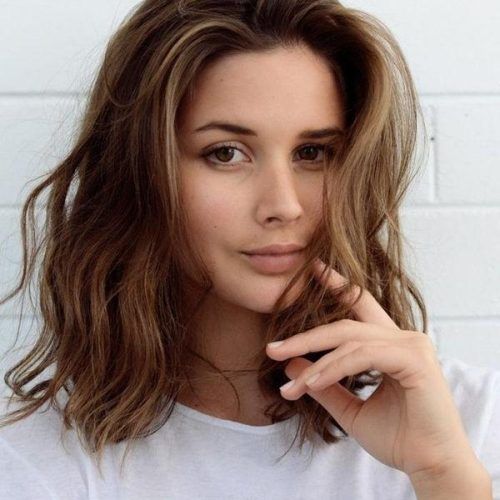 Short Shoulder Length Hairstyles For Women (Photo 7 of 15)