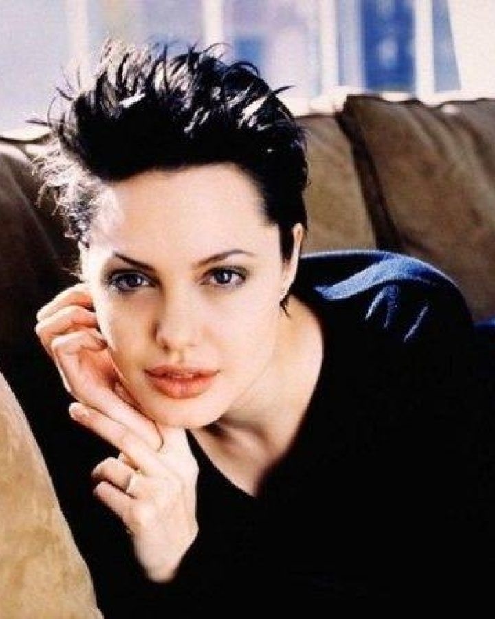 20 Best Angelina Jolie Short Hairstyles
