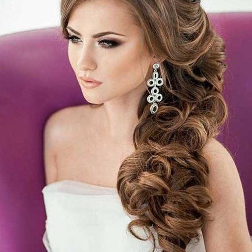 Long Hairstyles To The Side (Photo 11 of 15)