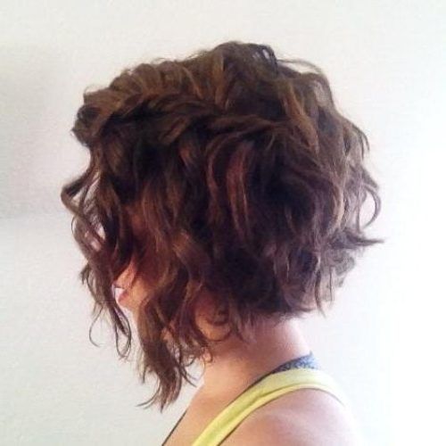 Wavy Inverted Bob Hairstyles (Photo 5 of 15)