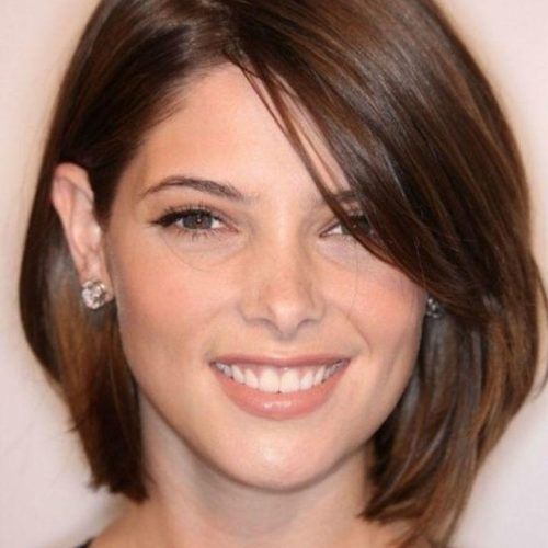 Medium Short Haircuts For Round Faces (Photo 1 of 15)