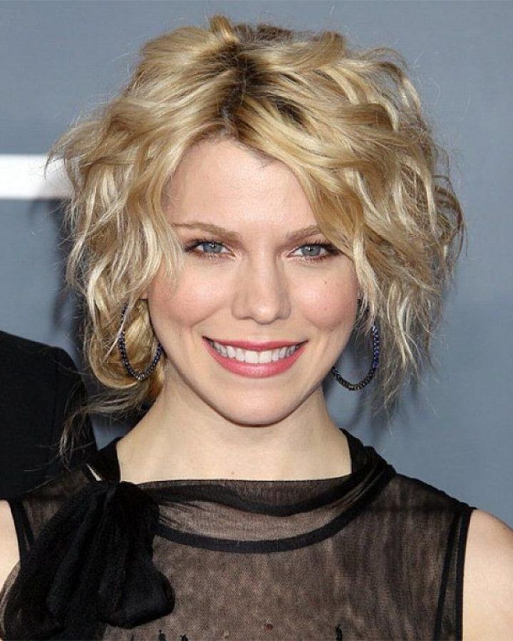 15 Best Short Curly Hairstyles for Fine Hair