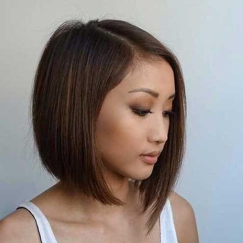 Medium Short Haircuts For Round Faces (Photo 13 of 15)