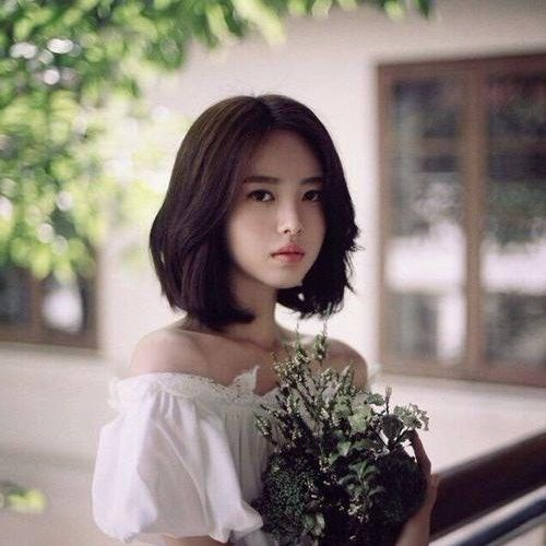 Short Hairstyles For Korean Beautiful Women (Photo 3 of 15)