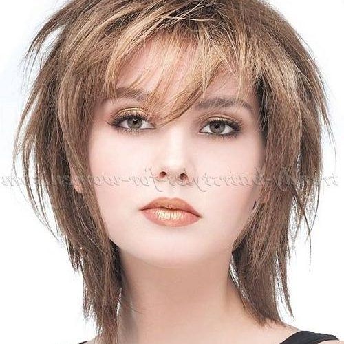 Short Shoulder Length Hairstyles For Women (Photo 14 of 15)