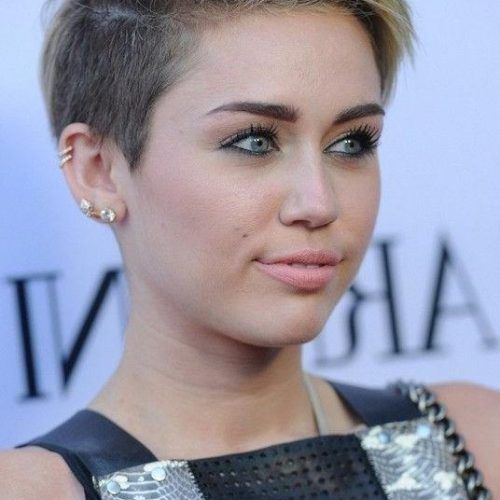 Miley Cyrus Short Haircuts (Photo 1 of 20)