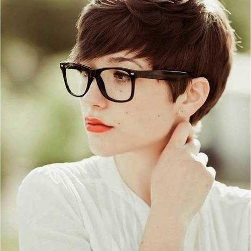 Round Face Pixie Haircuts (Photo 11 of 20)