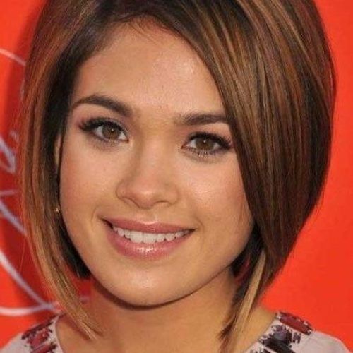 Trendy Short Haircuts For Round Faces (Photo 14 of 20)