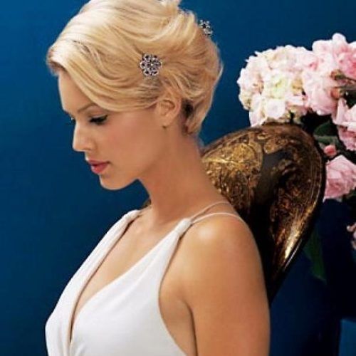 Brides Hairstyles For Short Hair (Photo 2 of 15)