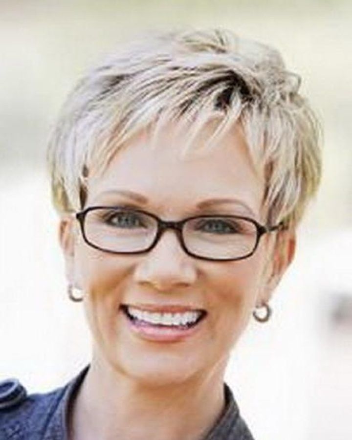 15 Photos Hairstyles for Short Hair for Women Over 50