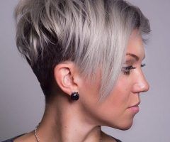 2024 Popular Funky Short Haircuts for Round Faces