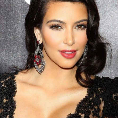 Kim Kardashian Medium Haircuts (Photo 14 of 20)