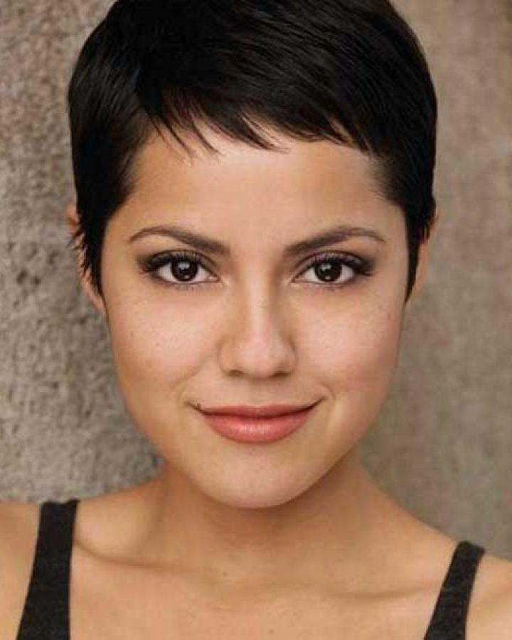 2024 Popular Short Pixie Haircuts for Round Face