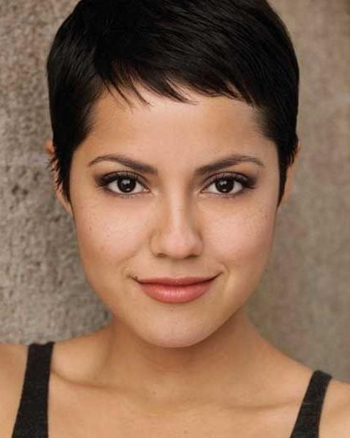 20 Photos Short Pixie Haircuts for Round Faces