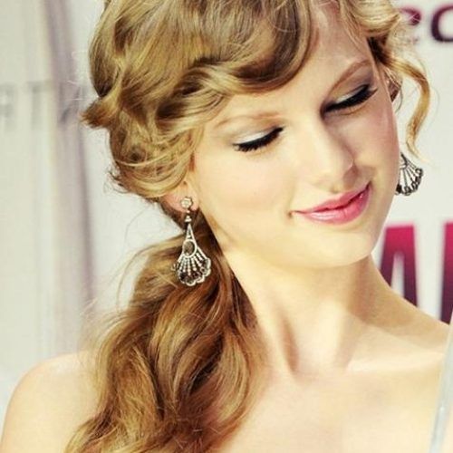Taylor Swift Long Hairstyles (Photo 9 of 15)
