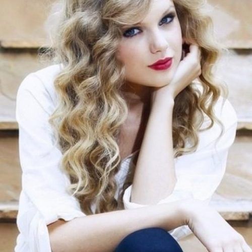 Taylor Swift Long Hairstyles (Photo 2 of 15)