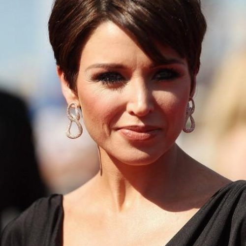 Short Hairstyles For Women In Their 40S (Photo 13 of 20)