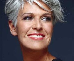 20 Photos Short Haircuts for Grey Haired Woman