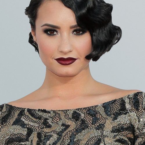 Demi Lovato Medium Hairstyles (Photo 12 of 20)