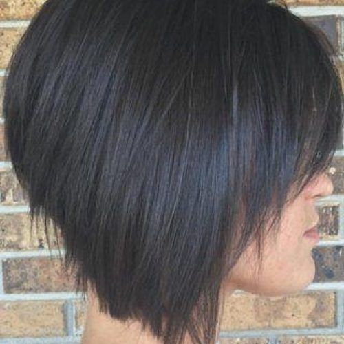 Inverted Bob Hairstyles For Round Faces (Photo 11 of 15)